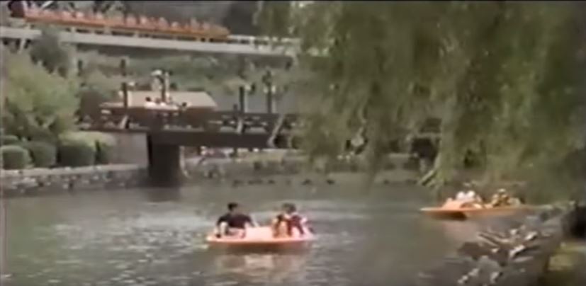 1985 circa Paddleboats